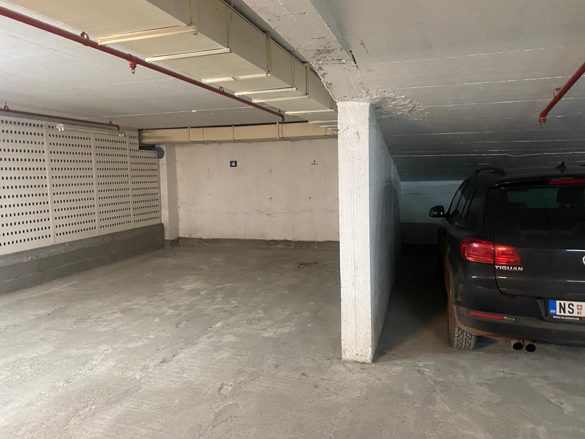 Luxury Apartments Parking In Garage Nis Exterior photo